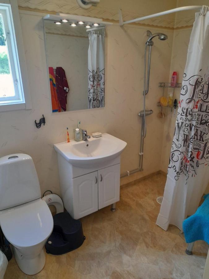 Summer Bedroom, Outside Toilet, Shower, Kitchen. 120 M From Sandbach. Bräcke Esterno foto