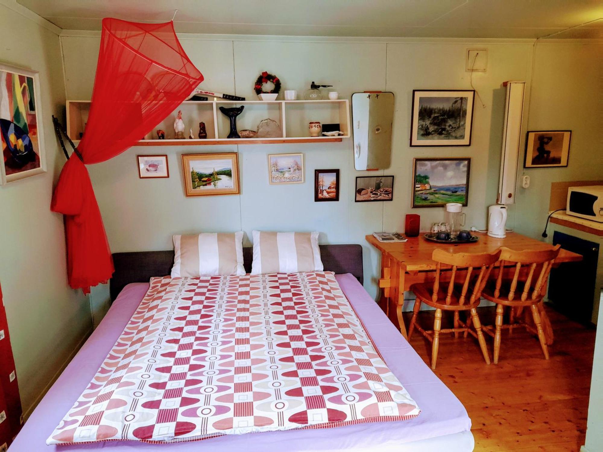 Summer Bedroom, Outside Toilet, Shower, Kitchen. 120 M From Sandbach. Bräcke Esterno foto