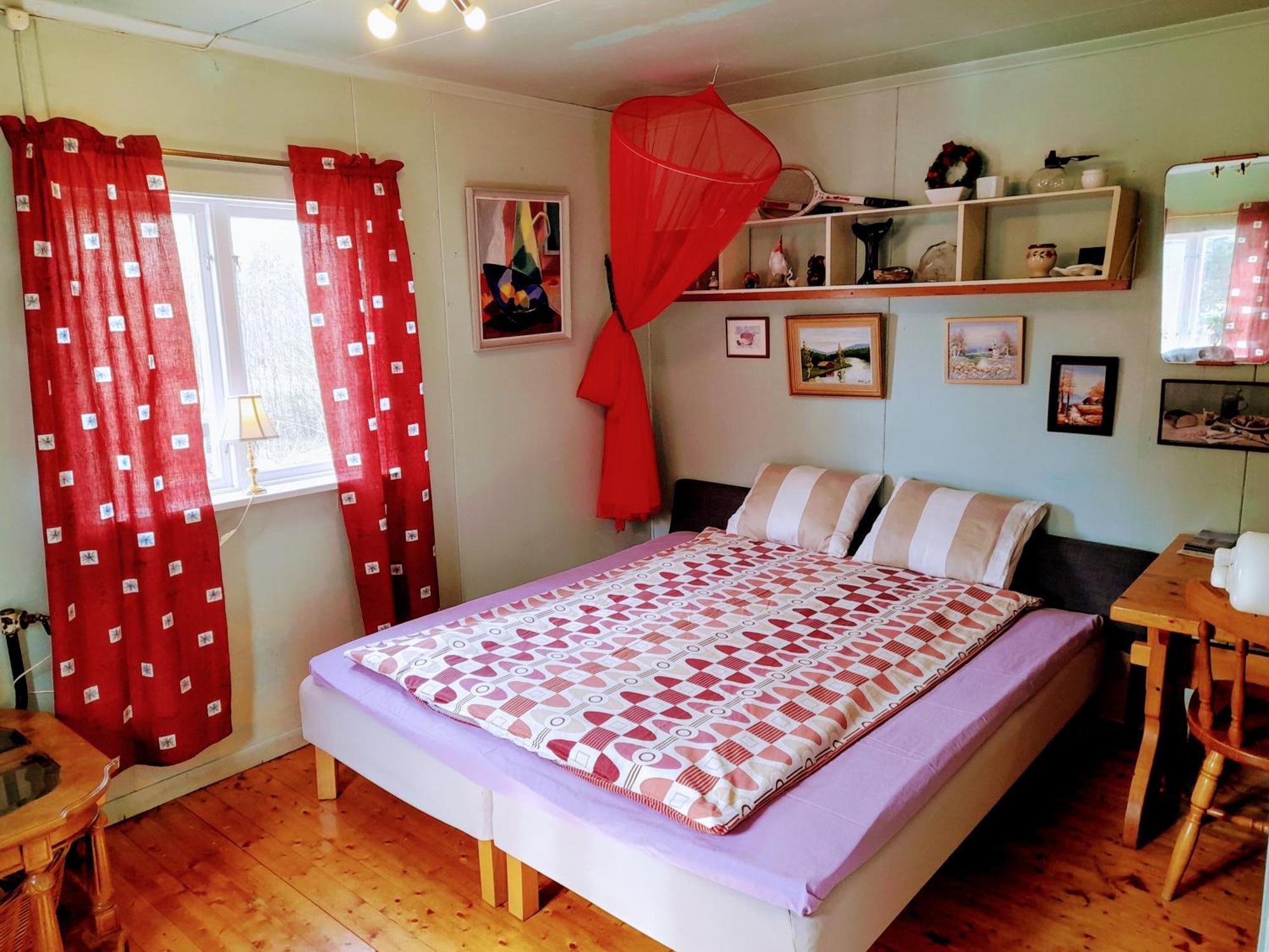 Summer Bedroom, Outside Toilet, Shower, Kitchen. 120 M From Sandbach. Bräcke Esterno foto